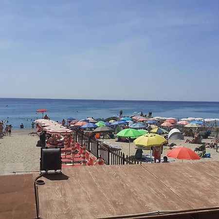Apartamento La Casa Di Pepe Pietra Ligure Exterior foto