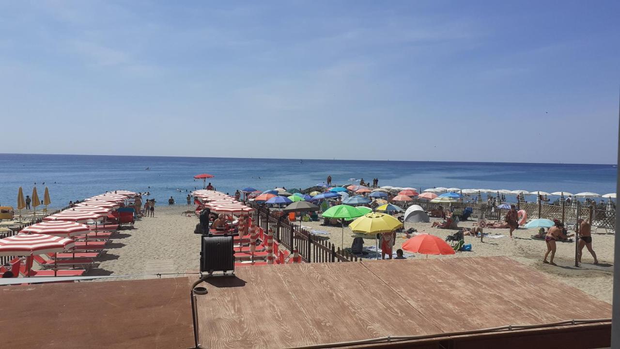 Apartamento La Casa Di Pepe Pietra Ligure Exterior foto